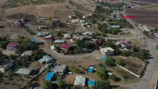 GAZİANTEP GAZİANTEP'TE, KORONAVİRÜSTEN ÖLEN KİŞİ İÇİN TAZİYE DÜZENLENEN MAHALLE KARANTİNAYA ALINDI GAZİANTEP GAZİANTEP'TE, KORONAVİRÜSTEN ÖLEN KİŞİ İÇİN TAZİYE DÜZENLENEN MAHALLE KARANTİNAYA ALINDI