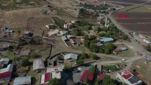 GAZİANTEP GAZİANTEP'TE, KORONAVİRÜSTEN ÖLEN KİŞİ İÇİN TAZİYE DÜZENLENEN MAHALLE KARANTİNAYA ALINDI GAZİANTEP GAZİANTEP'TE, KORONAVİRÜSTEN ÖLEN KİŞİ İÇİN TAZİYE DÜZENLENEN MAHALLE KARANTİNAYA ALINDI