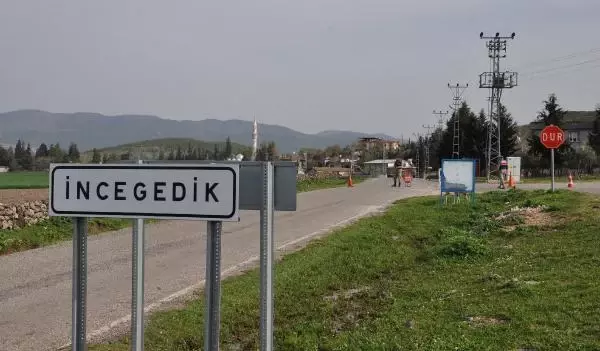 GAZİANTEP GAZİANTEP'TE, KORONAVİRÜSTEN ÖLEN KİŞİ İÇİN TAZİYE DÜZENLENEN MAHALLE KARANTİNAYA ALINDI GAZİANTEP GAZİANTEP'TE, KORONAVİRÜSTEN ÖLEN KİŞİ İÇİN TAZİYE DÜZENLENEN MAHALLE KARANTİNAYA ALINDI