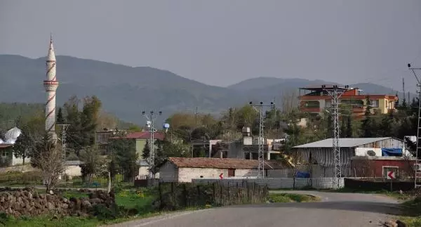 GAZİANTEP GAZİANTEP'TE, KORONAVİRÜSTEN ÖLEN KİŞİ İÇİN TAZİYE DÜZENLENEN MAHALLE KARANTİNAYA ALINDI GAZİANTEP GAZİANTEP'TE, KORONAVİRÜSTEN ÖLEN KİŞİ İÇİN TAZİYE DÜZENLENEN MAHALLE KARANTİNAYA ALINDI