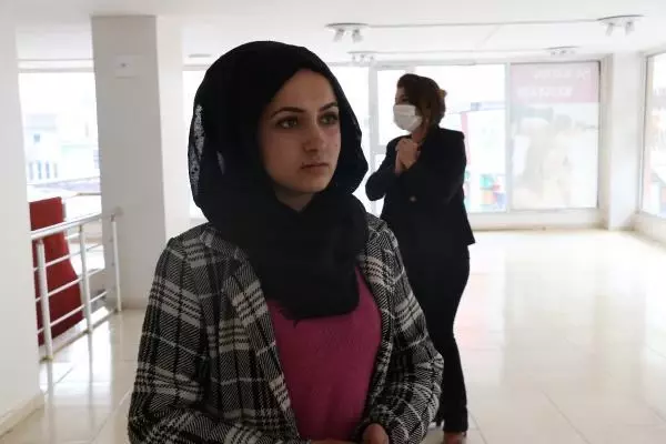 Gelinlikçiyi sahte çekle dolandırdılar Gelinlikçiyi sahte çekle dolandırdılar