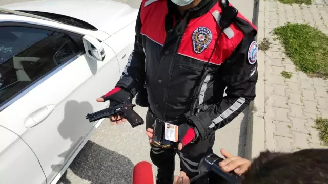 Hatay'da asayiş uygulaması... 285 personel, 34 ekip ile geniş çaplı asayiş uygulaması yapıldı Hatay'da asayiş uygulaması... 285 personel, 34 ekip ile geniş çaplı asayiş uygulaması yapıldı