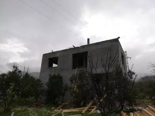 İnşaatta elektrik akımına kapılan işçi yaşamını yitirdi İnşaatta elektrik akımına kapılan işçi yaşamını yitirdi