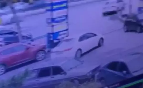 Son dakika haber! İRAN UYRUKLU KADINLARIN 'TIRNAKÇILIK' YÖNTEMİYLE HIRSIZLIK ANI KAMERADA Son dakika haber! İRAN UYRUKLU KADINLARIN 'TIRNAKÇILIK' YÖNTEMİYLE HIRSIZLIK ANI KAMERADA