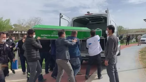 GAZİANTEP İŞİTME ENGELLİ HALİL İBRAHİM, SÜS HAVUZUNDA BOĞULDU GAZİANTEP İŞİTME ENGELLİ HALİL İBRAHİM, SÜS HAVUZUNDA BOĞULDU