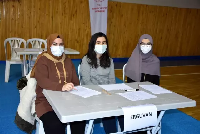 Isparta'da bilgi yarışması düzenlendi Isparta'da bilgi yarışması düzenlendi