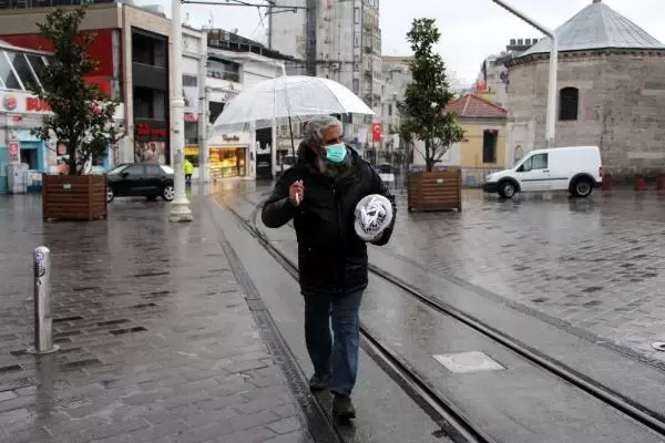 İSTANBUL'DA YAĞMUR ETKİLİ OLUYOR İSTANBUL'DA YAĞMUR ETKİLİ OLUYOR