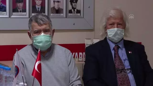 İSTANBUL - Şehit Aileleri Yardımlaşma Sosyal Kültürel ve Dayanışma Derneği, bazı emekli amirallerin bildirisini kınadı İSTANBUL - Şehit Aileleri Yardımlaşma Sosyal Kültürel ve Dayanışma Derneği, bazı emekli amirallerin bildirisini kınadı