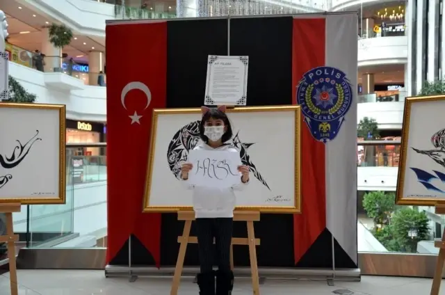 İstanbul Terörle Mücadele Şubesi, terör örgütlerine karşı vatandaşları bilgilendiriyor İstanbul Terörle Mücadele Şubesi, terör örgütlerine karşı vatandaşları bilgilendiriyor
