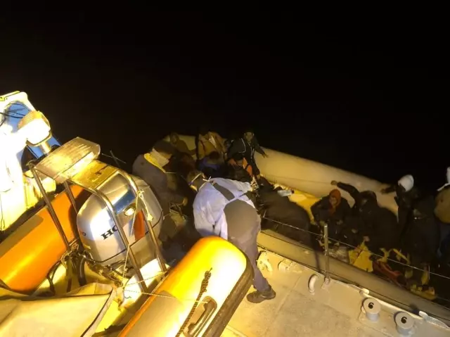 İzmir'de 64 düzensiz göçmen kurtarıldı İzmir'de 64 düzensiz göçmen kurtarıldı