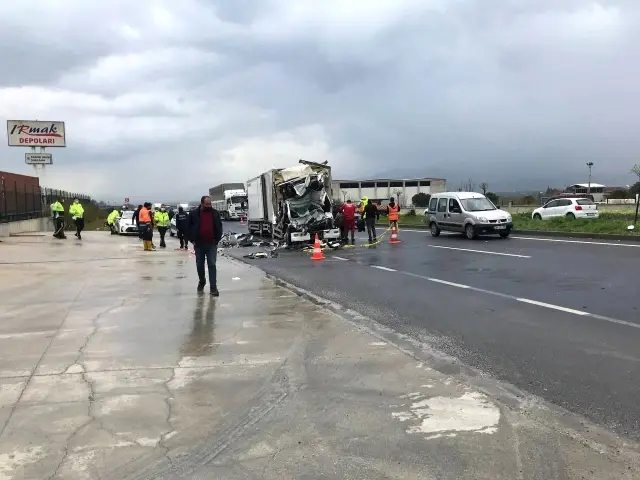 Son dakika! İzmir'de feci kaza: 1 ölü, 1 ağır yaralı Son dakika! İzmir'de feci kaza: 1 ölü, 1 ağır yaralı