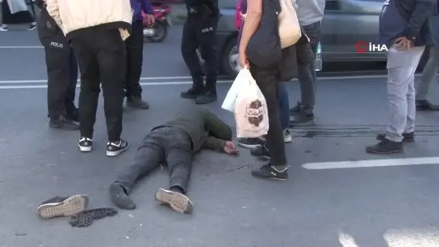 Son dakika: Kağıthane'de aracın çarptığı motosikletli genç ağır yaralandı...O anlar kamerada Son dakika: Kağıthane'de aracın çarptığı motosikletli genç ağır yaralandı...O anlar kamerada
