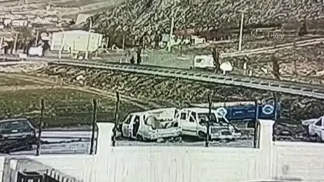 Son dakika haberleri! KAHRAMANMARAŞ - Ambulans ile otomobil çarpıştı: 3 ölü, 3 yaralı Son dakika haberleri! KAHRAMANMARAŞ - Ambulans ile otomobil çarpıştı: 3 ölü, 3 yaralı