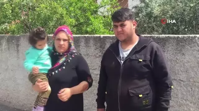 Kapkaççının sürüklediği kadın dehşet anlarını anlattı: 'Benim malımda gözü var tamam da bizi niye sürükleyip götürüyor' Kapkaççının sürüklediği kadın dehşet anlarını anlattı: 'Benim malımda gözü var tamam da bizi niye sürükleyip götürüyor'
