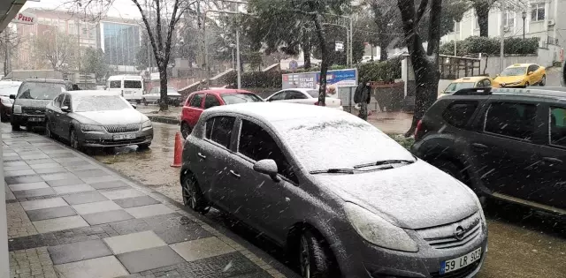 Kar yağışı İstanbul'un kapısına dayandı Kar yağışı İstanbul'un kapısına dayandı