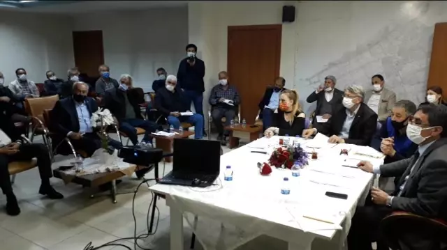 Karacasu'da AK Parti ve CHP'li Meclis üyeleri ittifak yaptı Karacasu'da AK Parti ve CHP'li Meclis üyeleri ittifak yaptı