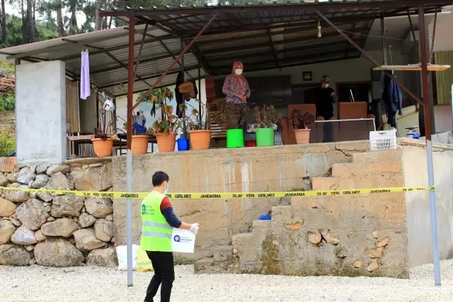 Karantina bölgesine gıda paketi yardımı Karantina bölgesine gıda paketi yardımı