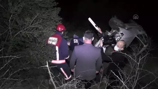 Son dakika haber! Karasu'da şarampole yuvarlanan otomobildeki biri çocuk 2 kişi yaralandı Son dakika haber! Karasu'da şarampole yuvarlanan otomobildeki biri çocuk 2 kişi yaralandı