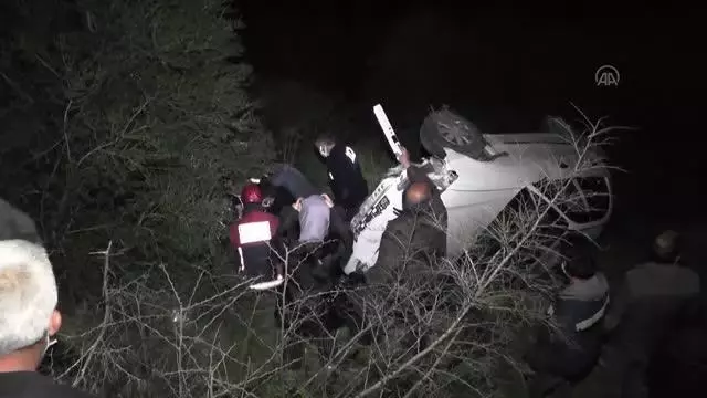 Son dakika haber! Karasu'da şarampole yuvarlanan otomobildeki biri çocuk 2 kişi yaralandı Son dakika haber! Karasu'da şarampole yuvarlanan otomobildeki biri çocuk 2 kişi yaralandı