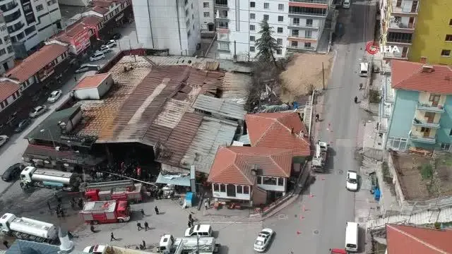 Kasaplar Çarşısı yangın sonrası küle döndü Kasaplar Çarşısı yangın sonrası küle döndü