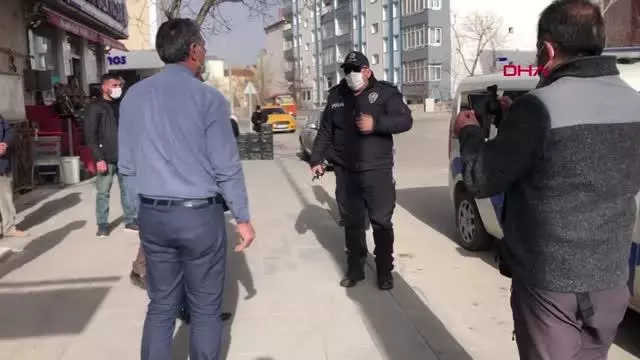 Son Dakika | 'Kavga var' diye polisi çağırıp, pasta ikram ettiler Son Dakika | 'Kavga var' diye polisi çağırıp, pasta ikram ettiler