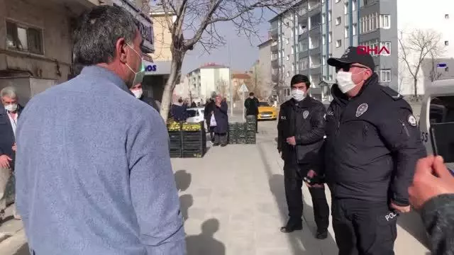 Son Dakika | 'Kavga var' diye polisi çağırıp, pasta ikram ettiler Son Dakika | 'Kavga var' diye polisi çağırıp, pasta ikram ettiler
