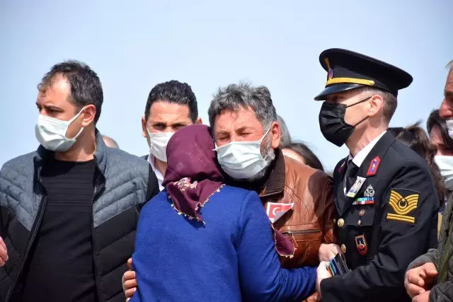 Kayra'dan şehit babasına asker selamı Kayra'dan şehit babasına asker selamı