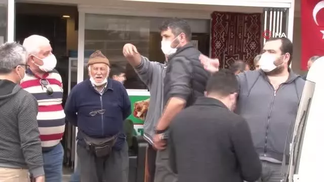 Son dakika haberleri! Kaza sonrası yaşanan kavgayı polis güçlükle ayırdı Son dakika haberleri! Kaza sonrası yaşanan kavgayı polis güçlükle ayırdı