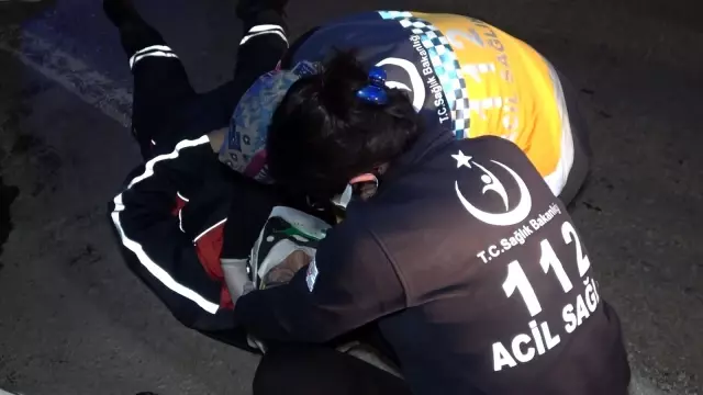 Kısıtlama saatinde motokuryeler çarpıştı: 1 yaralı Kısıtlama saatinde motokuryeler çarpıştı: 1 yaralı
