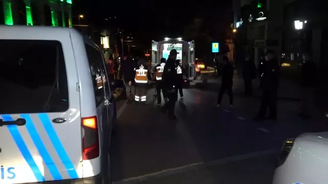 Kısıtlama saatinde motokuryeler çarpıştı: 1 yaralı Kısıtlama saatinde motokuryeler çarpıştı: 1 yaralı