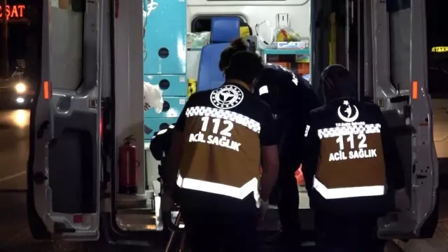 Kısıtlama saatinde motokuryeler çarpıştı: 1 yaralı Kısıtlama saatinde motokuryeler çarpıştı: 1 yaralı