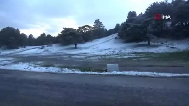 Kazdağları'nda kar sürprizi Kazdağları'nda kar sürprizi