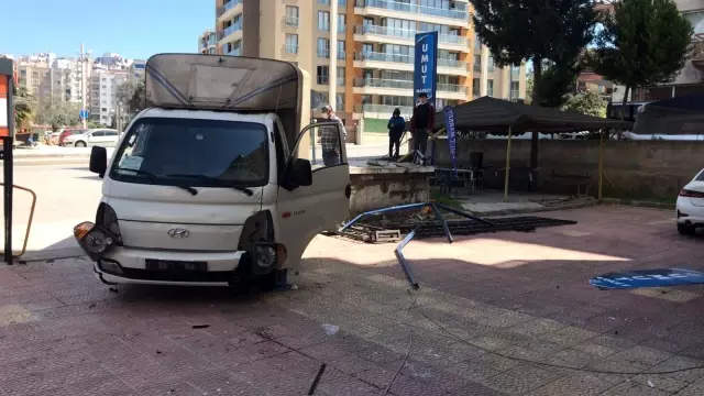 Son dakika 3. sayfa: Kıl payı ile ölümden döndüler...O anlar kamerada Son dakika 3. sayfa: Kıl payı ile ölümden döndüler...O anlar kamerada