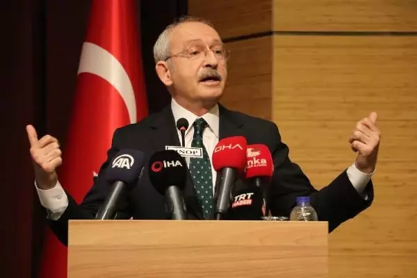 KILIÇDAROĞLU, MUHTARLARLA BİR ARAYA GELDİ KILIÇDAROĞLU, MUHTARLARLA BİR ARAYA GELDİ