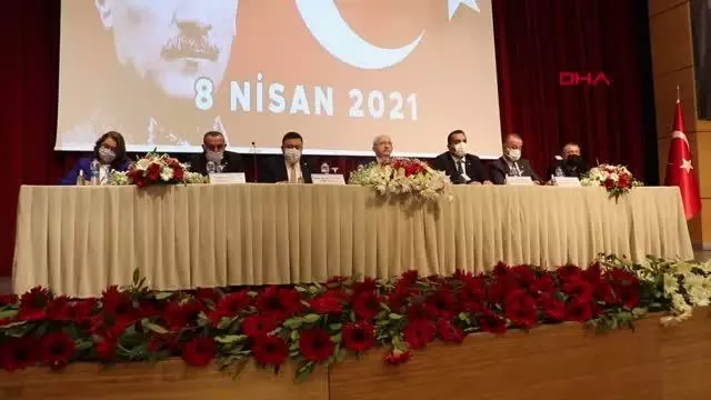 KILIÇDAROĞLU, MUHTARLARLA BİR ARAYA GELDİ KILIÇDAROĞLU, MUHTARLARLA BİR ARAYA GELDİ