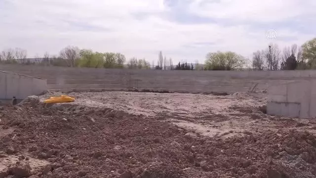 KIRIKKALE - Kızılırmak kıyısındaki millet bahçesi inşaatı devam ediyor KIRIKKALE - Kızılırmak kıyısındaki millet bahçesi inşaatı devam ediyor