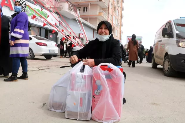 Son dakika haberi: Kırmızı kategorideki Sivas'ta market indirimi Covid-19'u unutturdu, Valilik kararı ile market kapatıldı Son dakika haberi: Kırmızı kategorideki Sivas'ta market indirimi Covid-19'u unutturdu, Valilik kararı ile market kapatıldı
