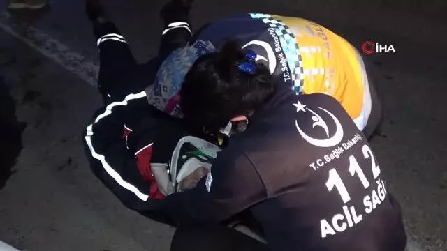 Kısıtlama saatinde motokuryeler çarpıştı: 1 yaralı Kısıtlama saatinde motokuryeler çarpıştı: 1 yaralı