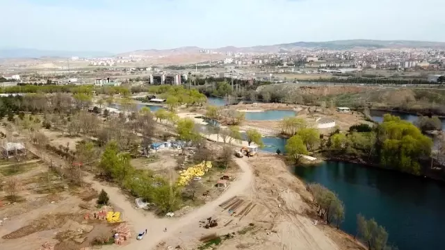 Kızılırmak Nehri üzerine 67 milyon liralık 'Millet Bahçesi' inşa ediliyor Kızılırmak Nehri üzerine 67 milyon liralık 'Millet Bahçesi' inşa ediliyor