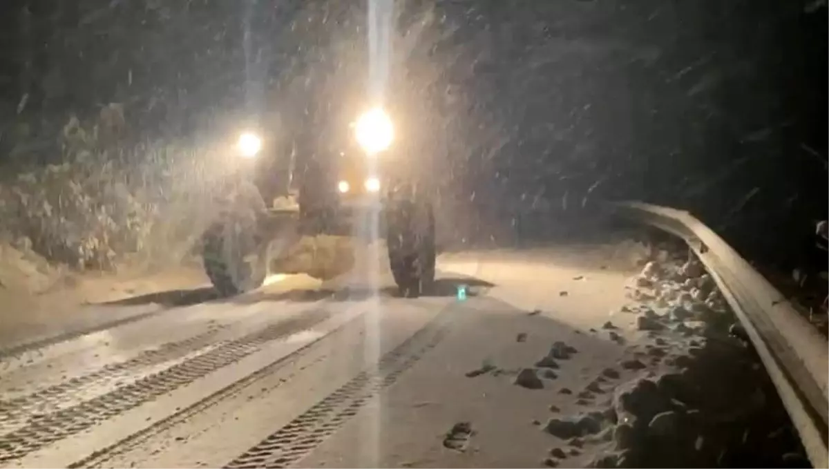 Kocaeli'de kar yağışı devam ediyor