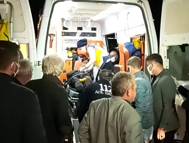 Kontrolden çıkan otomobil taklalar atarak şarampole uçtu Kontrolden çıkan otomobil taklalar atarak şarampole uçtu