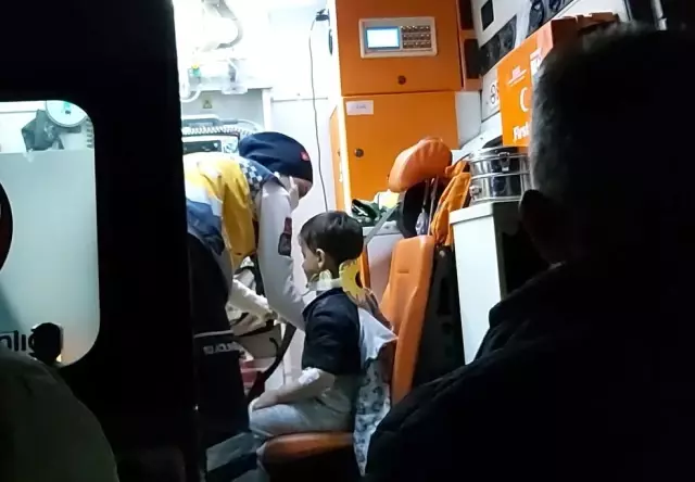 Kontrolden çıkan otomobil taklalar atarak şarampole uçtu Kontrolden çıkan otomobil taklalar atarak şarampole uçtu
