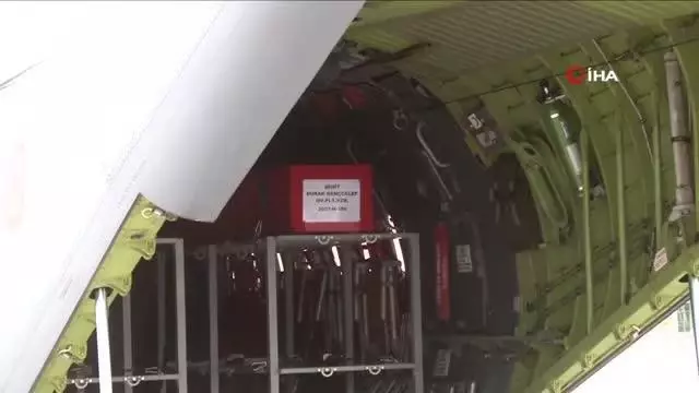 Konya'da Hava Kuvvetleri'nin akrobasi ekibi Türk Yıldızları'ndaki NF-5 uçağının eğitim uçuşu sırasında düşmesi sonucu şehit olan pilot Yüzbaşı Burak... Konya'da Hava Kuvvetleri'nin akrobasi ekibi Türk Yıldızları'ndaki NF-5 uçağının eğitim uçuşu sırasında düşmesi sonucu şehit olan pilot Yüzbaşı Burak...