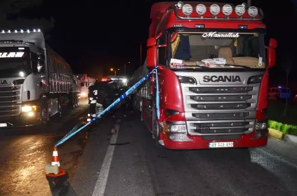 Son Dakika | KONYA TIR'A ÇARPAN MİNİBÜS SÜRÜCÜSÜ ÖLDÜ Son Dakika | KONYA TIR'A ÇARPAN MİNİBÜS SÜRÜCÜSÜ ÖLDÜ
