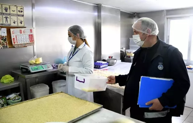 Kuşadası'nda Ramazan öncesi fırın denetimi Kuşadası'nda Ramazan öncesi fırın denetimi