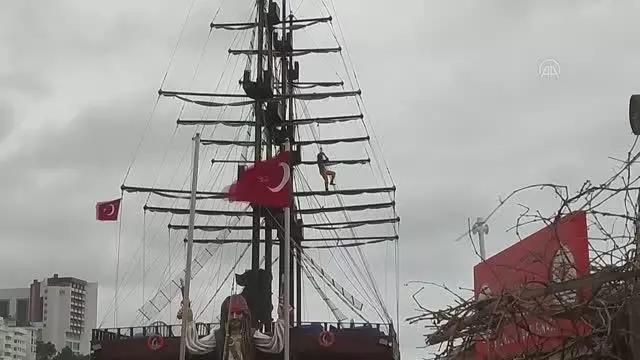 Kuvvetli rüzgarda 4 metrelik dalgalar oluştu Kuvvetli rüzgarda 4 metrelik dalgalar oluştu