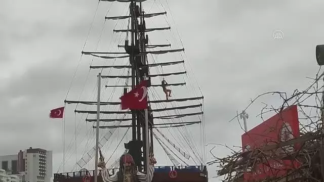 Kuvvetli rüzgarda 4 metrelik dalgalar oluştu Kuvvetli rüzgarda 4 metrelik dalgalar oluştu