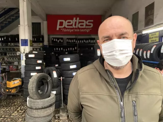 Lastikçilerde yaz lastiği değiştirme yoğunluğu Lastikçilerde yaz lastiği değiştirme yoğunluğu