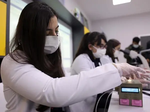 Son dakika haber... GAZİANTEP LİSE ÖĞRENCİLERİ, KORONAVİRÜS TEST CİHAZI GELİŞTİRDİ Son dakika haber... GAZİANTEP LİSE ÖĞRENCİLERİ, KORONAVİRÜS TEST CİHAZI GELİŞTİRDİ