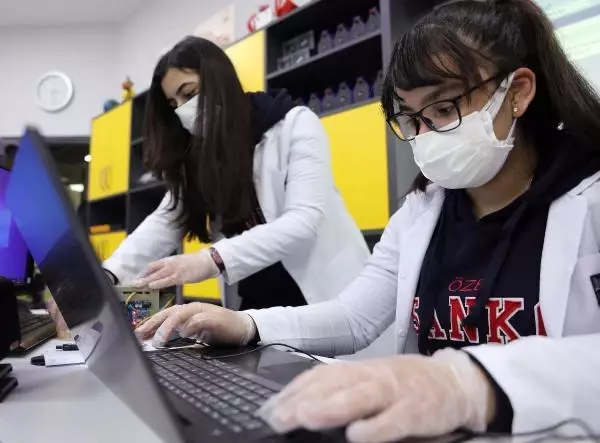Son dakika haber... GAZİANTEP LİSE ÖĞRENCİLERİ, KORONAVİRÜS TEST CİHAZI GELİŞTİRDİ Son dakika haber... GAZİANTEP LİSE ÖĞRENCİLERİ, KORONAVİRÜS TEST CİHAZI GELİŞTİRDİ